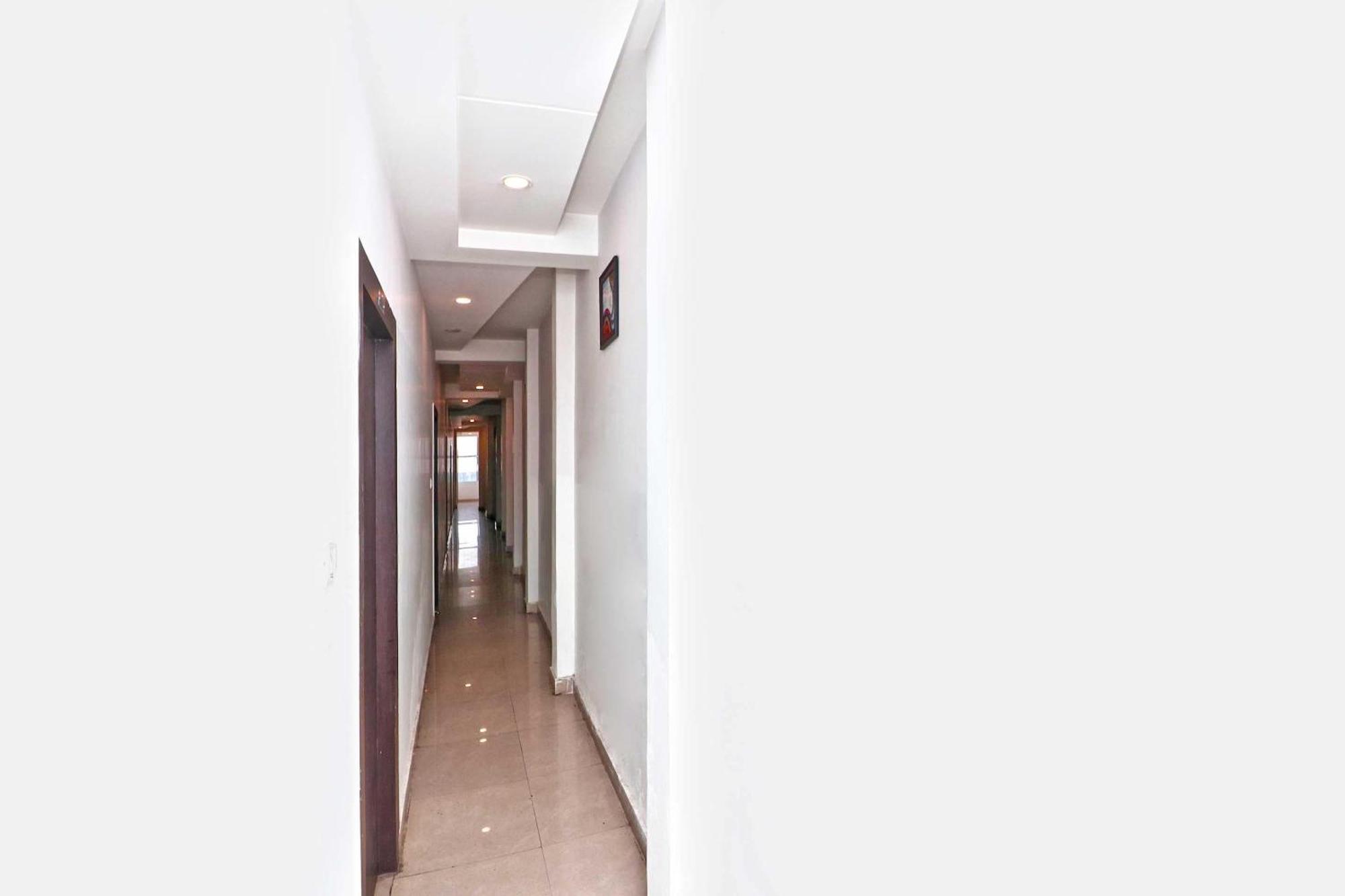 Oyo Flagship Hotel Krishna Chinhat Экстерьер фото