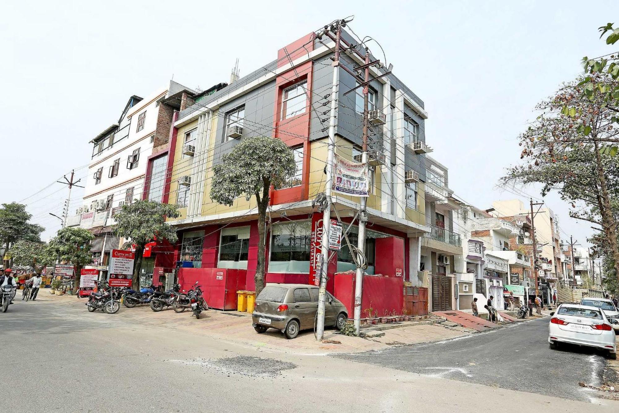 Oyo Flagship Hotel Krishna Chinhat Экстерьер фото