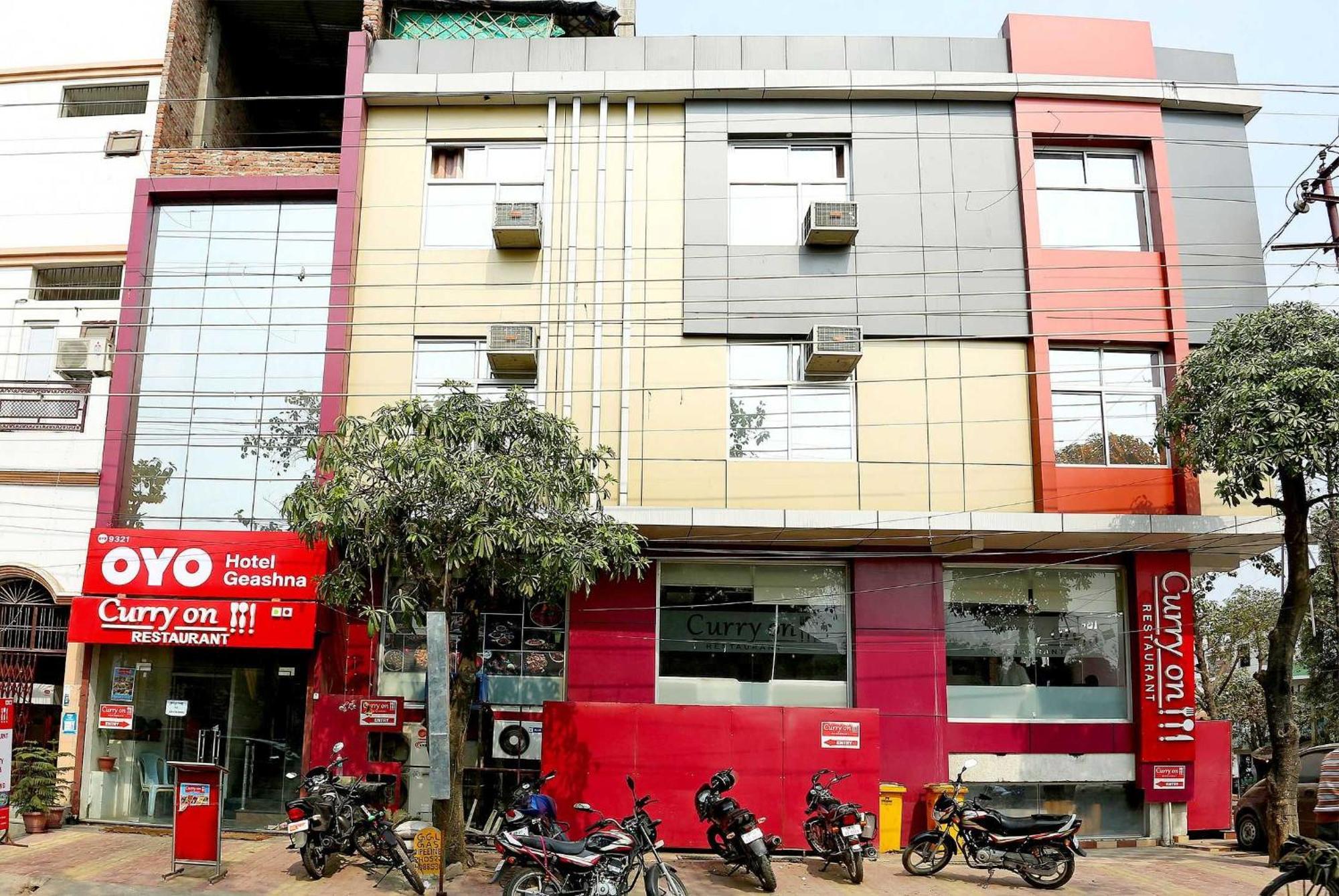Oyo Flagship Hotel Krishna Chinhat Экстерьер фото