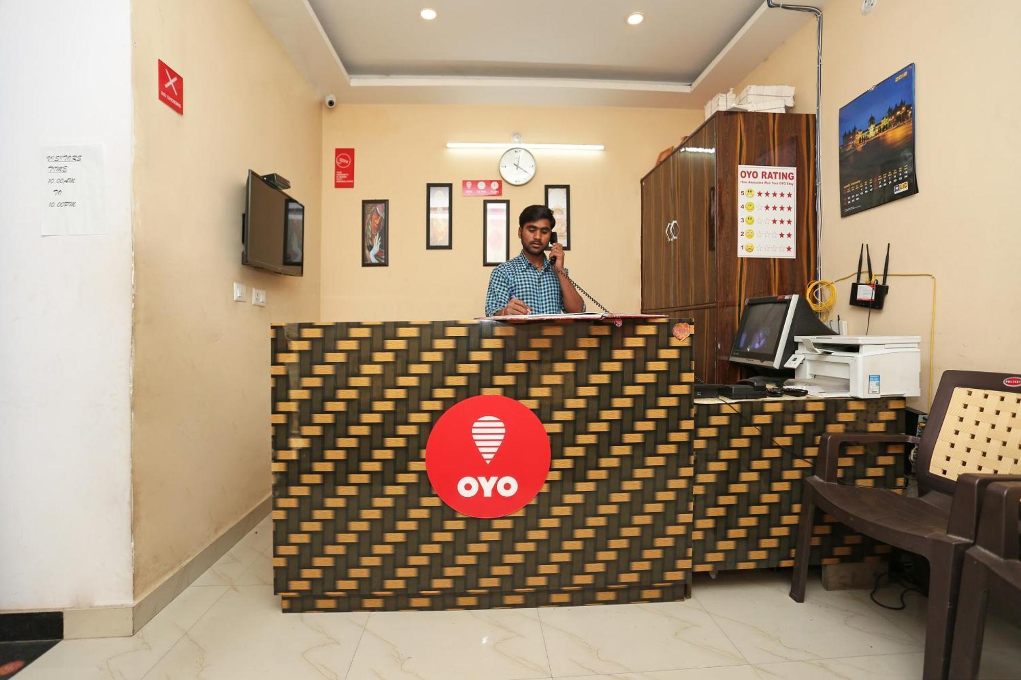Oyo Flagship Hotel Krishna Chinhat Экстерьер фото