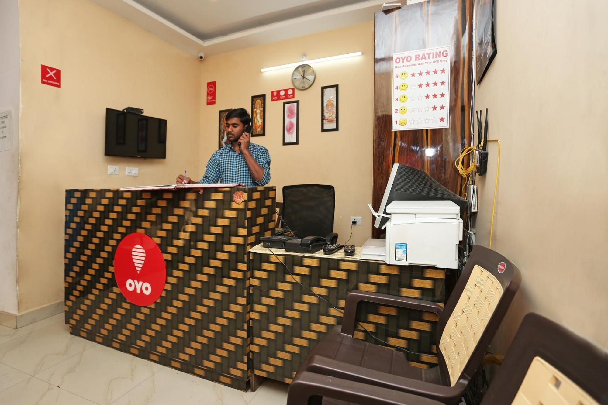 Oyo Flagship Hotel Krishna Chinhat Экстерьер фото